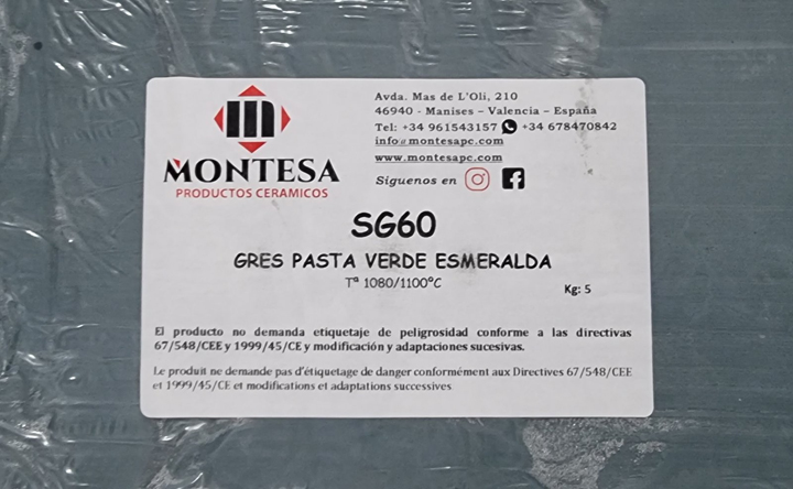 SG60 Зелена (ЕСМЕРАЛДА)  пластична маса каменина